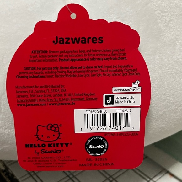 Hello Kitty Pet Bed - Picture 7 of 8